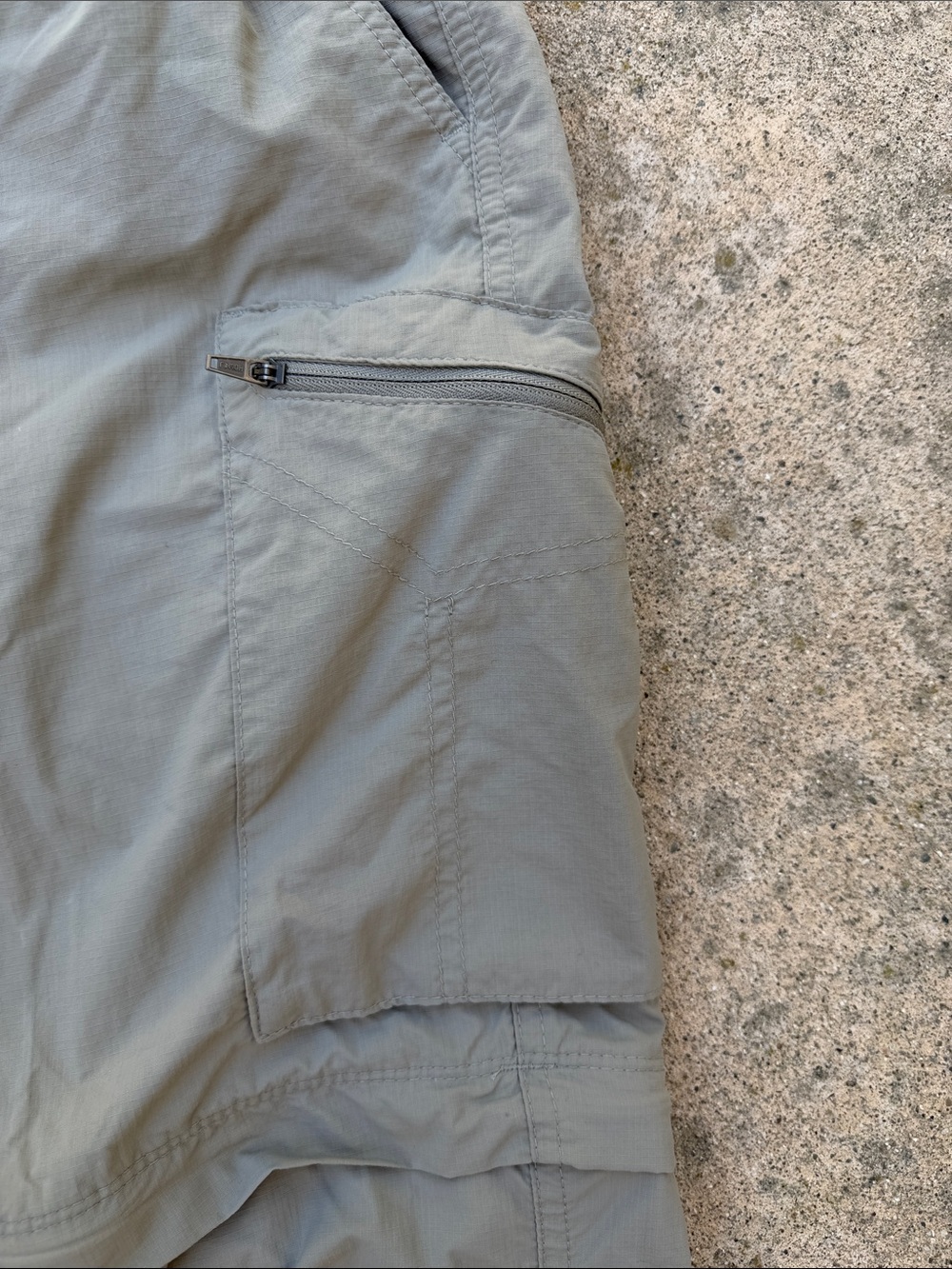 Columbia Men's Beige Convertible Cargo Nylon  Fishing Hiking Pants Size 34 x 30 - Picture 3 of 9